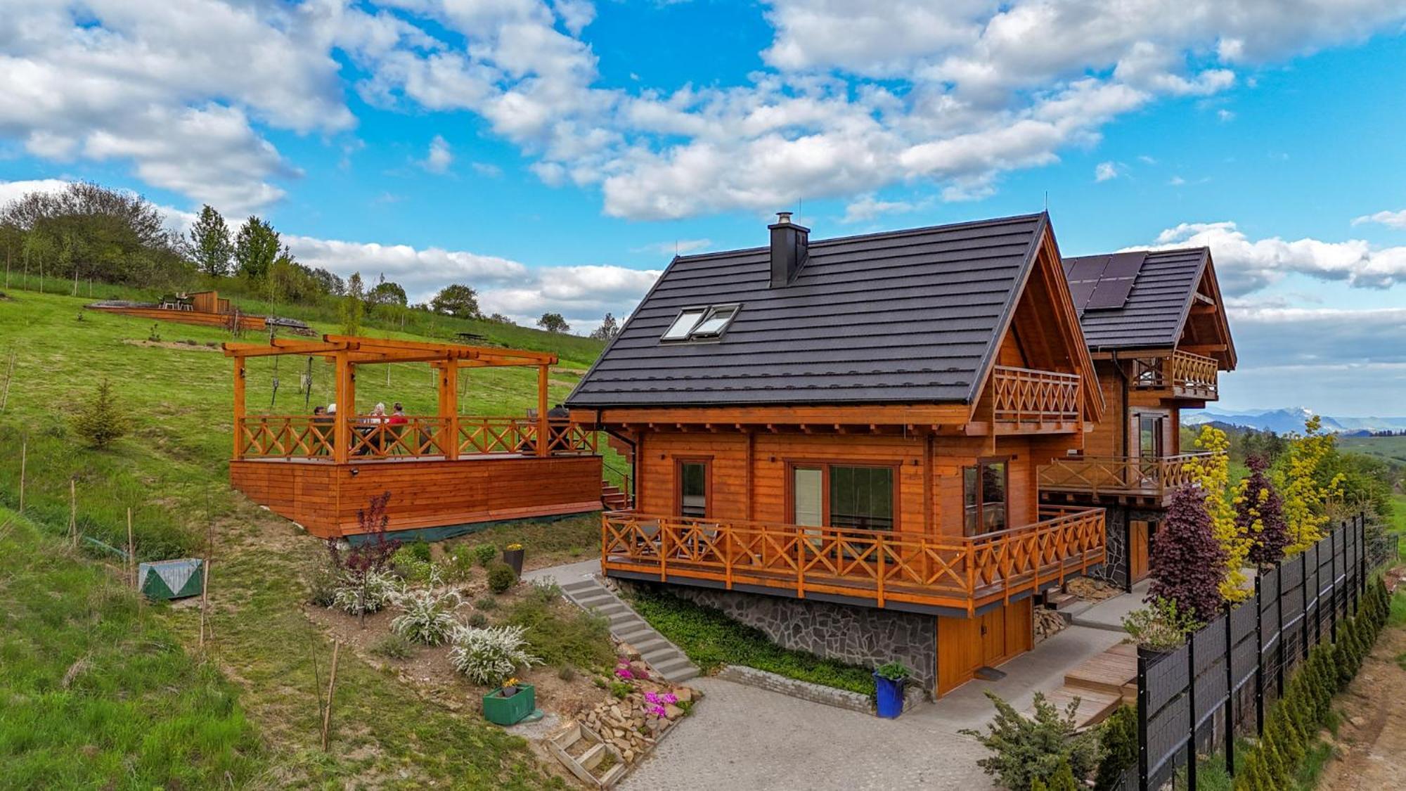 Houten Vakantiewoning "Reisnaarpolen" Royaal Ontbijt, Sauna En Hottub Czarna Gora Exterior photo