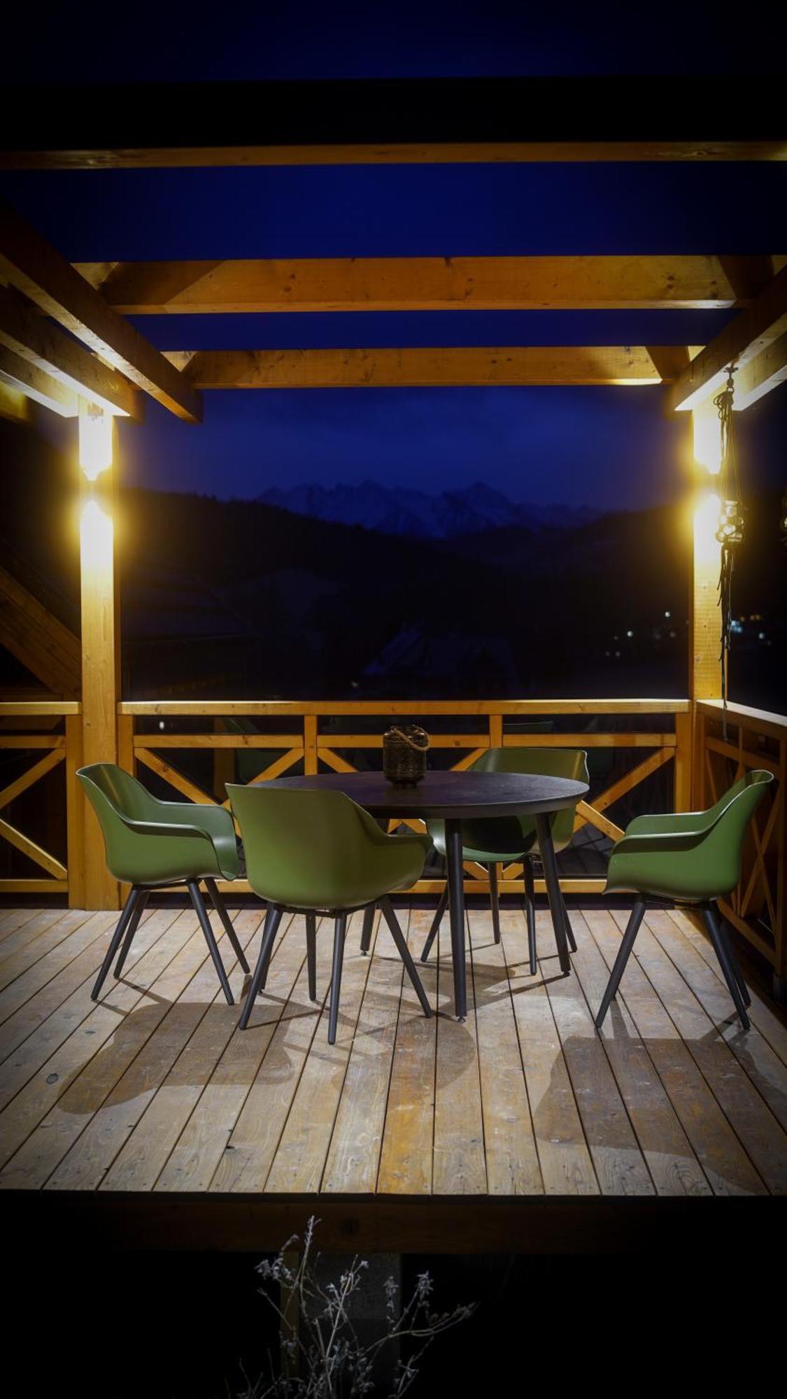 Houten Vakantiewoning "Reisnaarpolen" Royaal Ontbijt, Sauna En Hottub Czarna Gora Exterior photo
